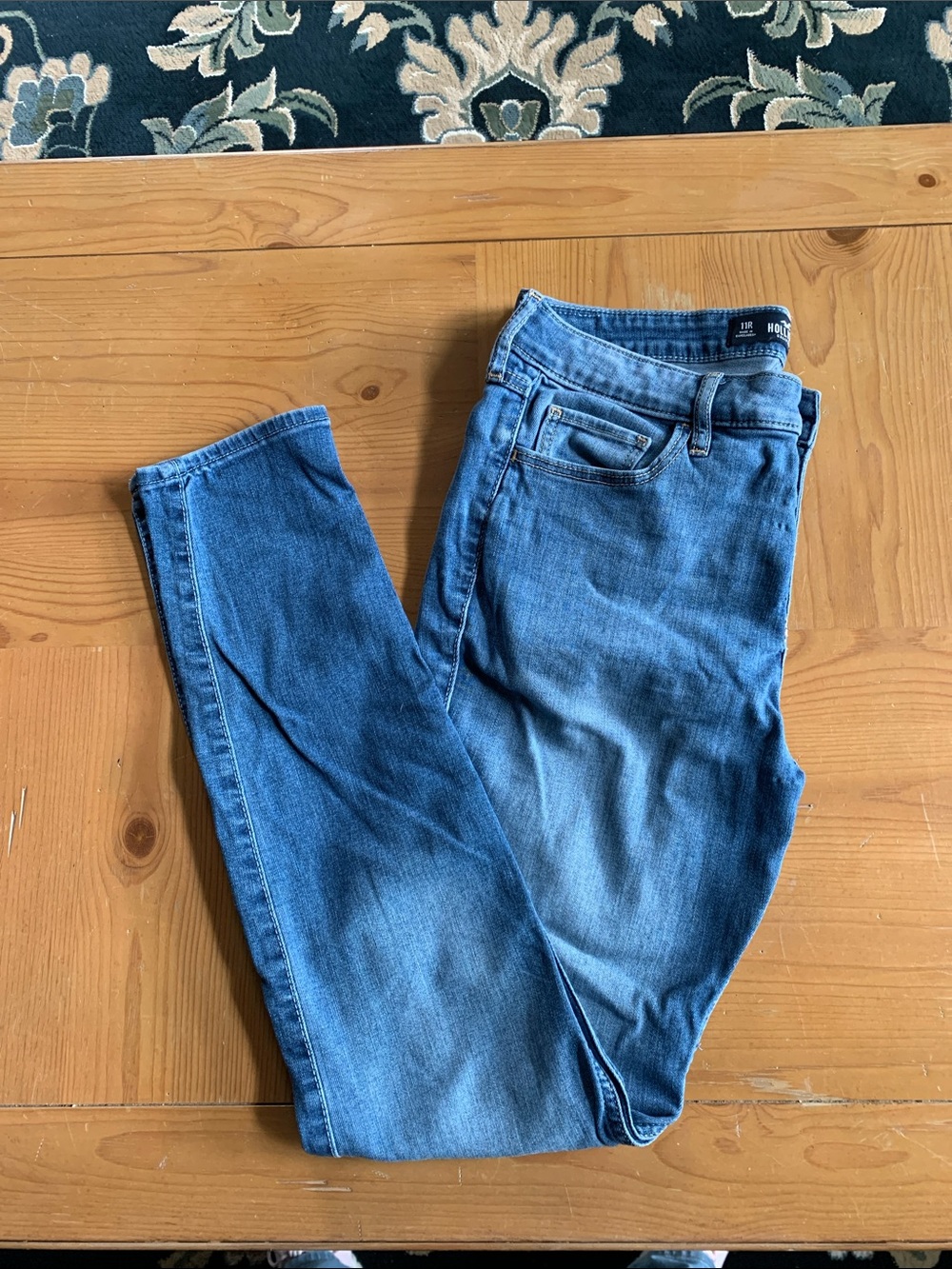 Hollister Women's Super Skinny High Rise Jeans in Classic Stretch